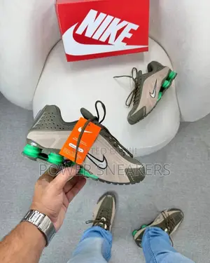 Nike Shox R4
