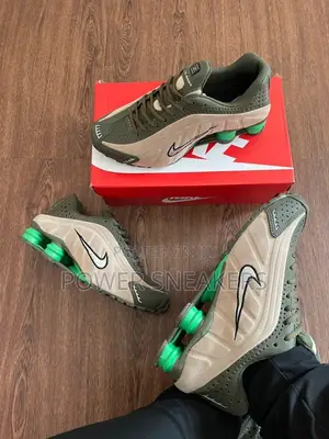 Nike Shox R4