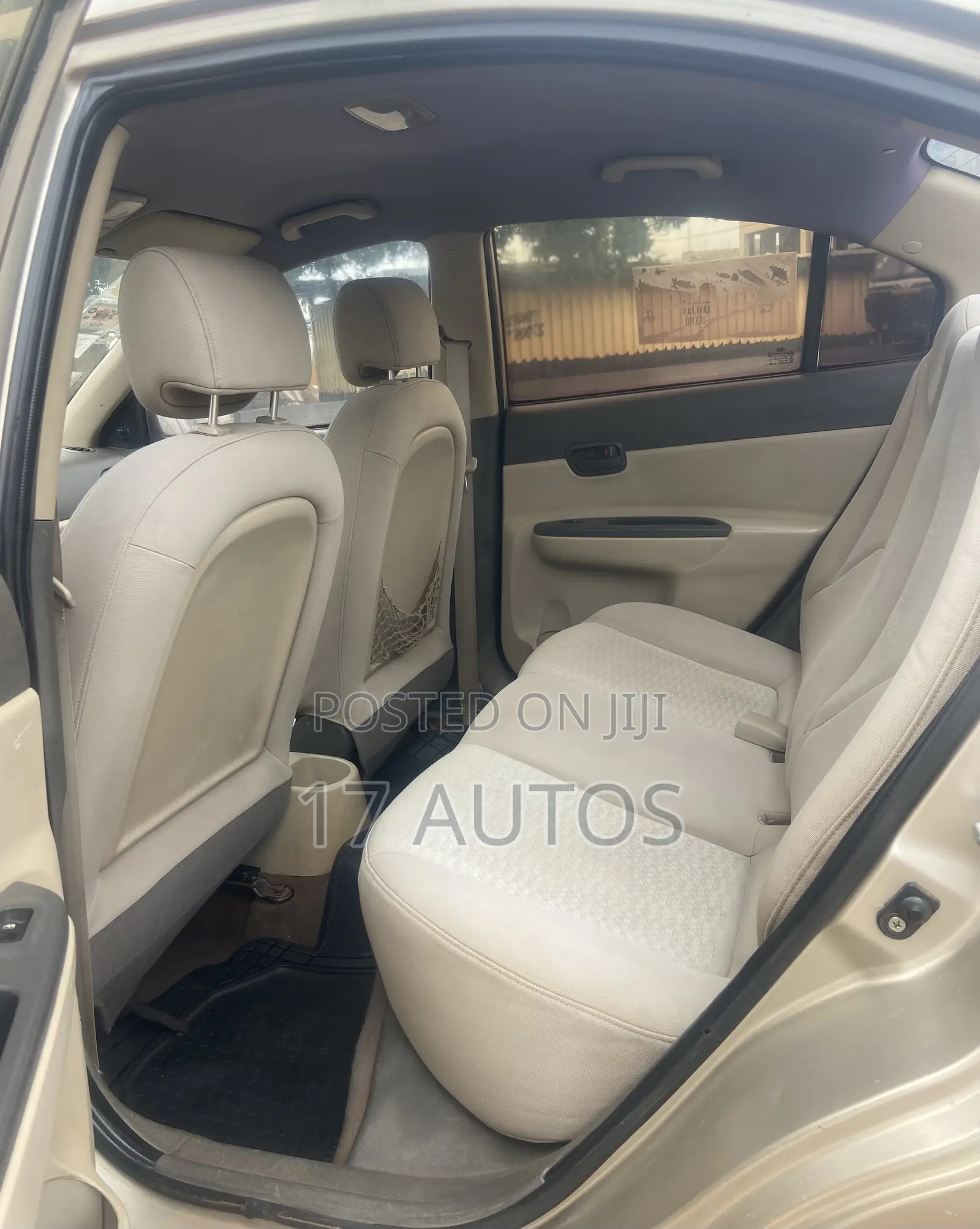 Hyundai Accent 2010 Gold