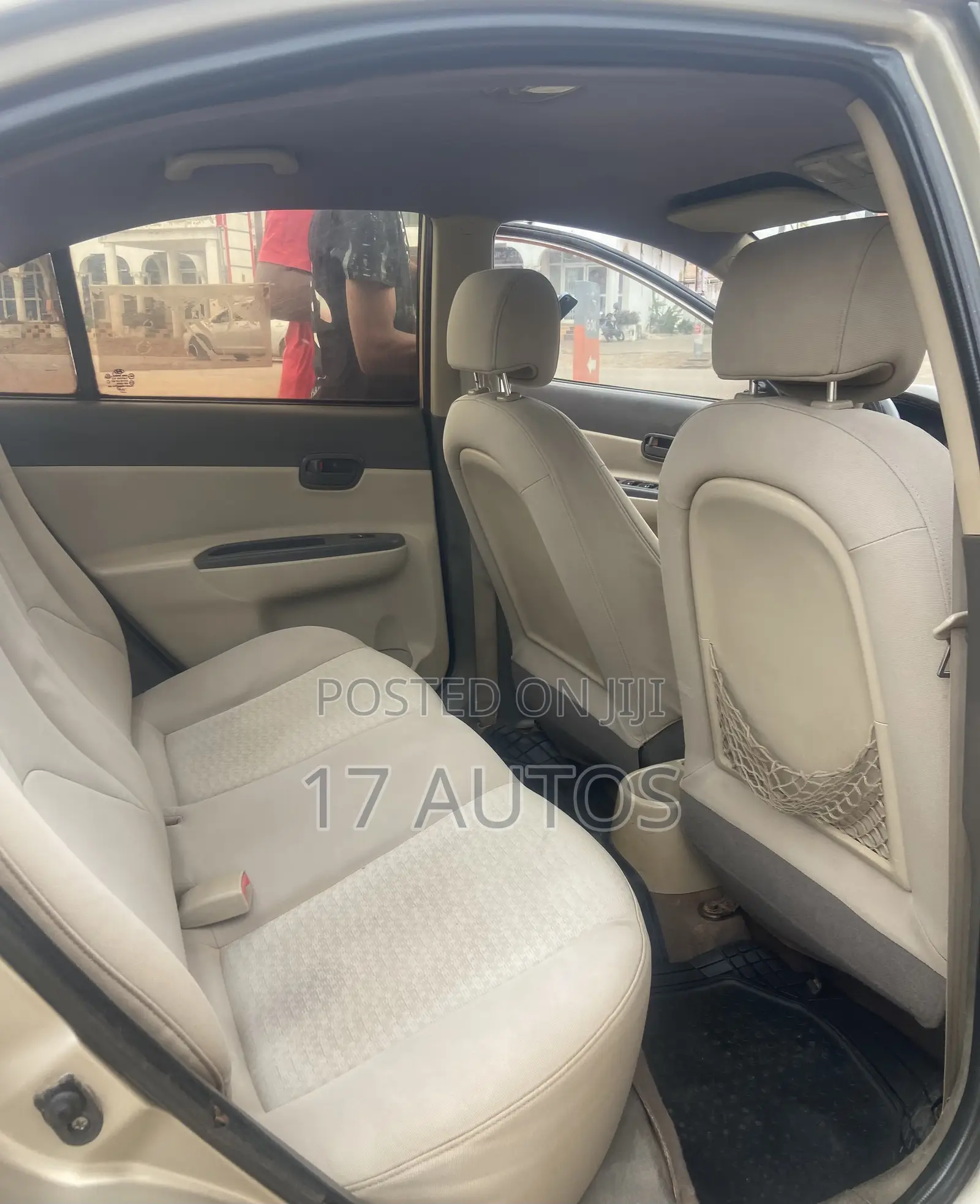 Hyundai Accent 2010 Gold