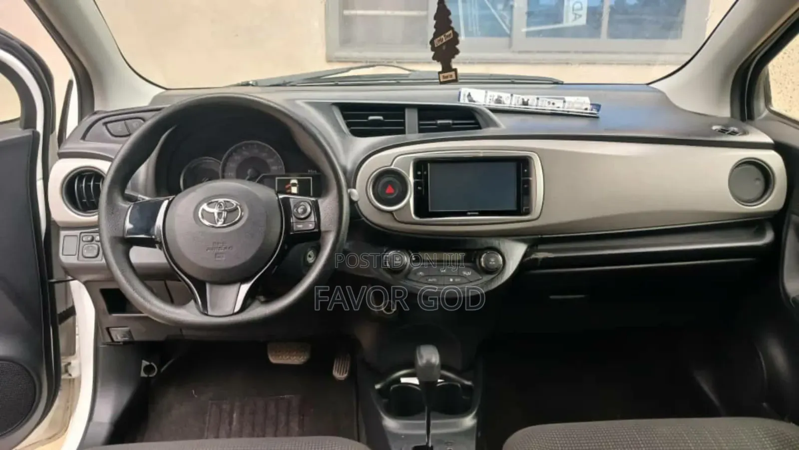 Toyota Vitz 1.5 FWD Hybrid 5dr 2019 White