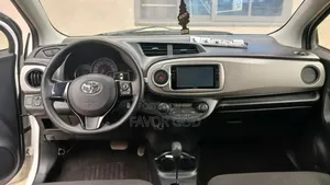 Toyota Vitz 1.5 FWD Hybrid 5dr 2019 White