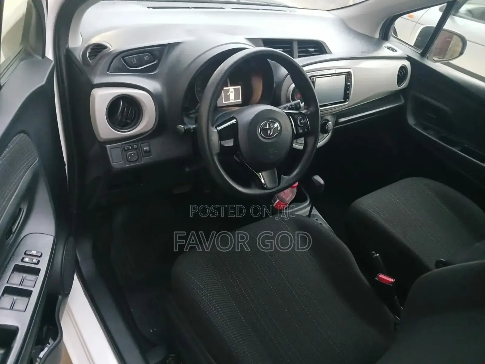 Toyota Vitz 1.5 FWD Hybrid 5dr 2019 White