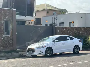 Hyundai Elantra Value Edition Sedan FWD (2.0L 4cyl 6A) 2017 White