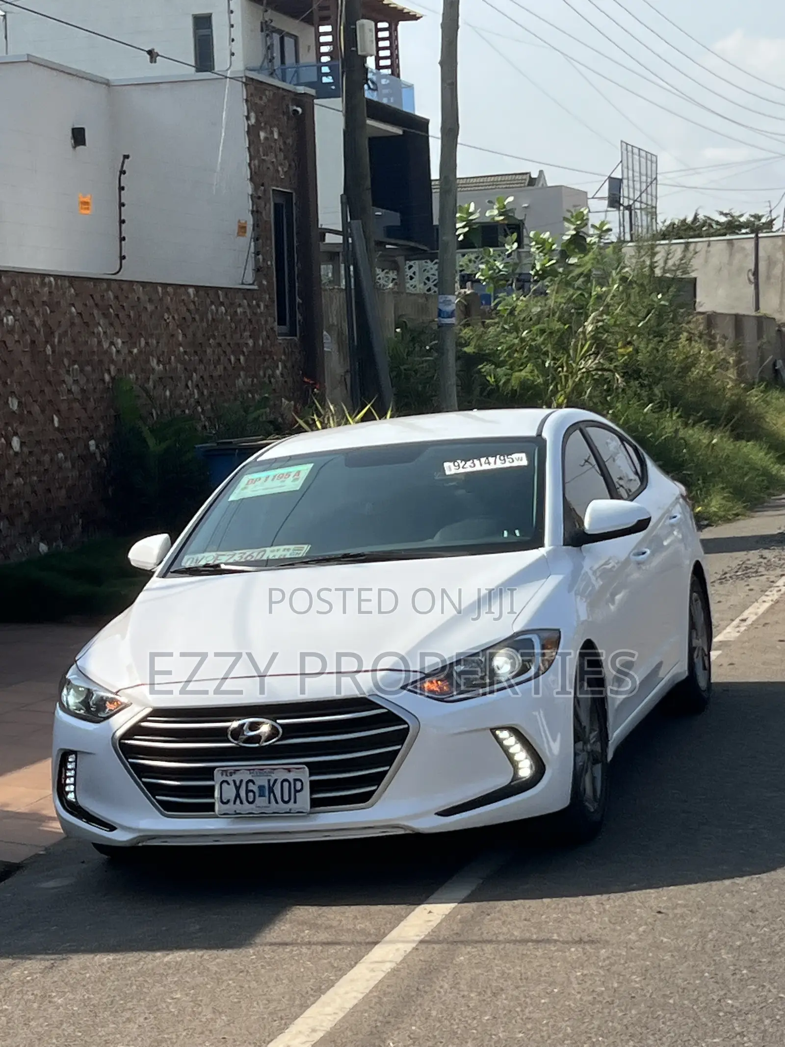 Hyundai Elantra Value Edition Sedan FWD (2.0L 4cyl 6A) 2017 White
