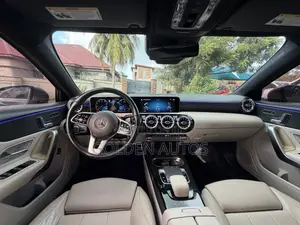 Mercedes-Benz A-Class Base A 220 AWD 4MATIC 2020 Gold
