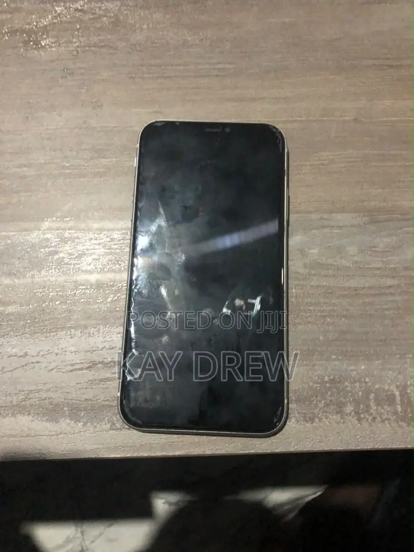 Apple iPhone 11 64 GB White
