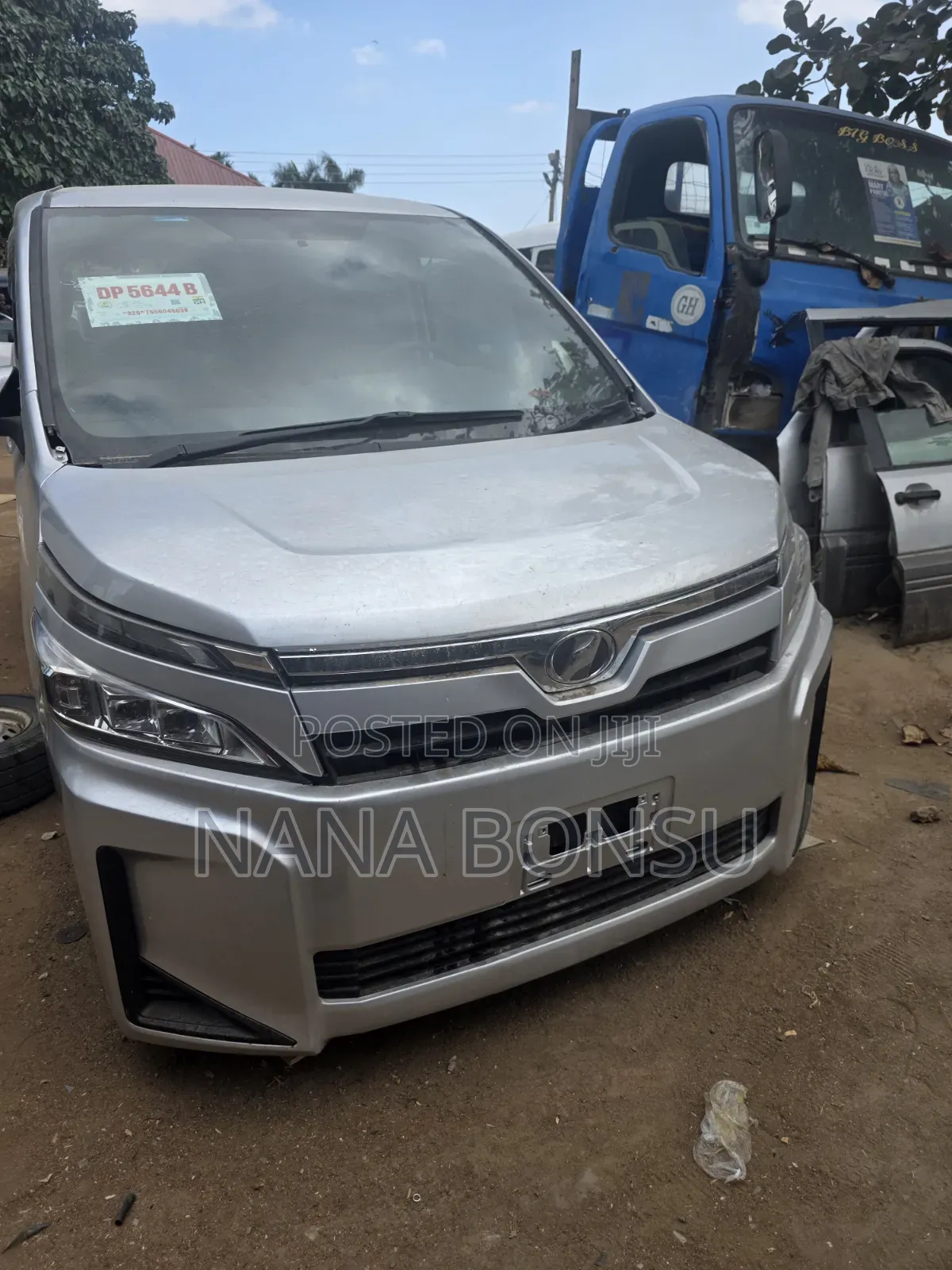 Toyota Voxy 2018 Silver