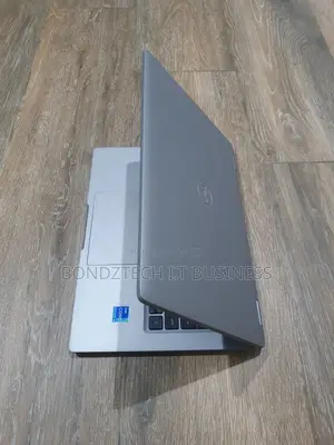 Laptop Dell Latitude 5320 2-in-1 16GB Intel Core i5 SSD 256GB
