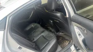 Hyundai Elantra GLS Sedan FWD (1.8L 4cyl 6A) 2013 Silver