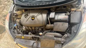 Hyundai Elantra GLS Sedan FWD (1.8L 4cyl 6A) 2013 Silver
