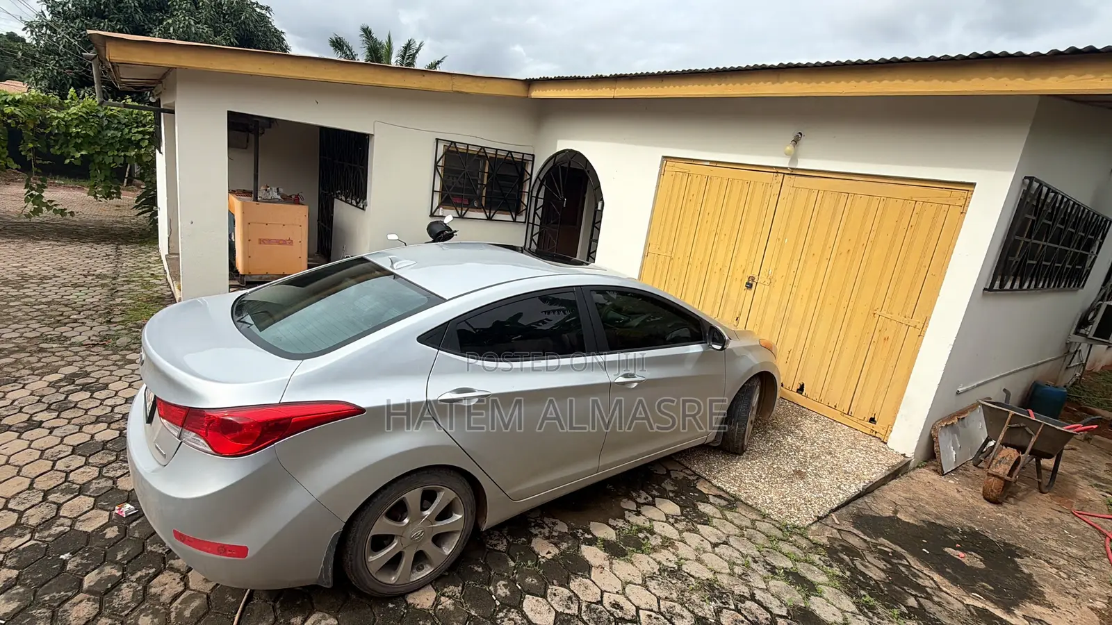 Hyundai Elantra GLS Sedan FWD (1.8L 4cyl 6A) 2013 Silver