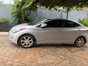 Hyundai Elantra GLS Sedan FWD (1.8L 4cyl 6A) 2013 Silver