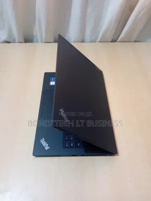 Laptop Lenovo ThinkPad T14s Gen 2 16GB Intel Core i7 SSD 512GB