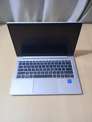 Laptop HP EliteBook 830 G8 16GB Intel Core i7 SSD 512GB