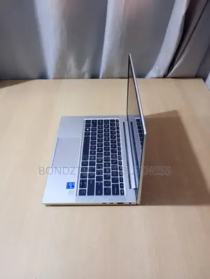 Laptop HP EliteBook 830 G8 16GB Intel Core i7 SSD 512GB