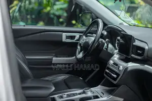Ford Explorer XLT 2021 White