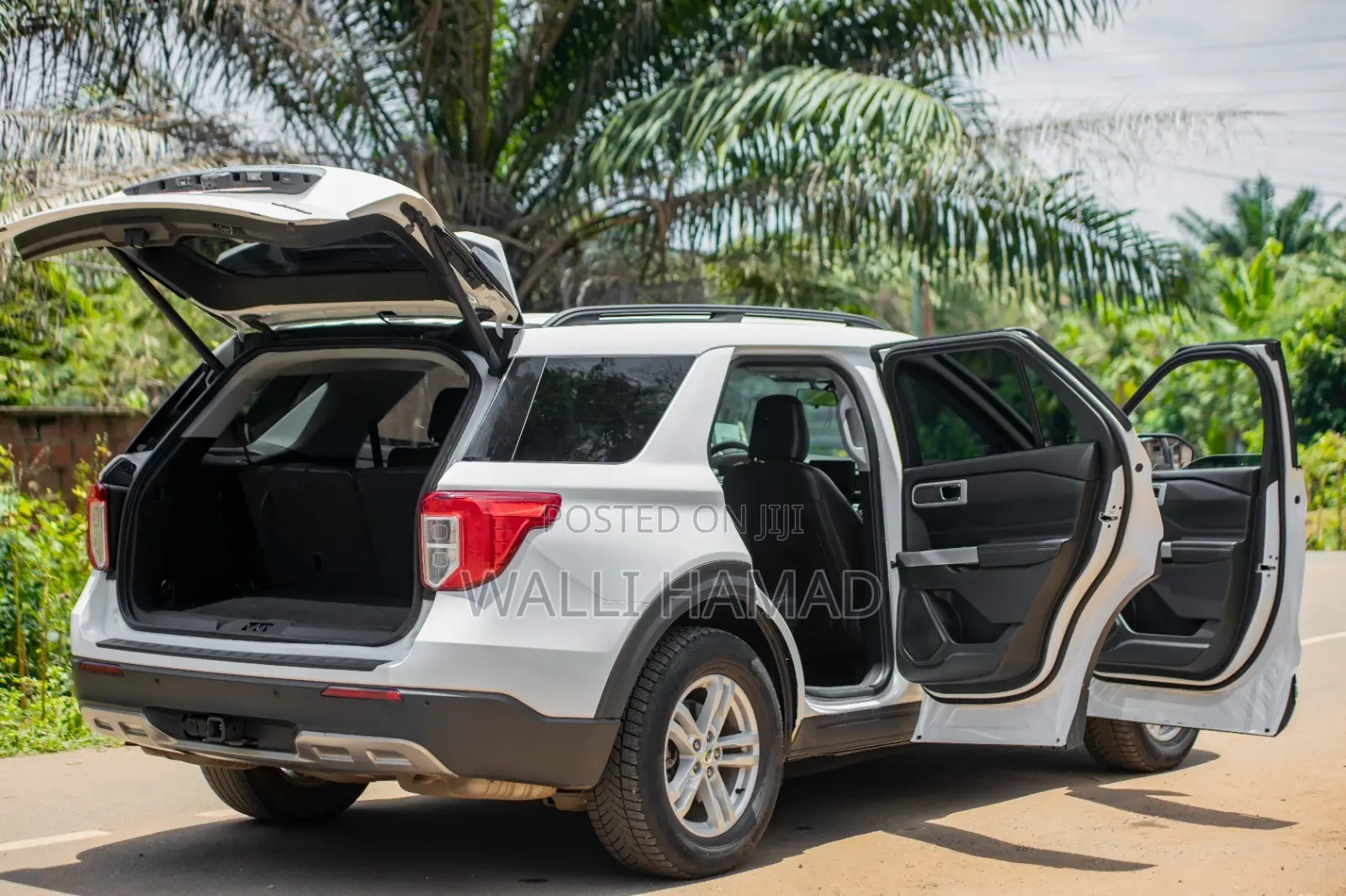 Ford Explorer XLT 2021 White