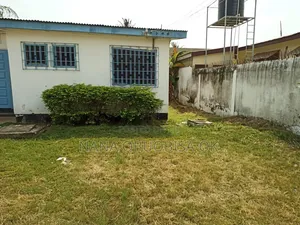 7bdrm House in Community 10 Tema, Sakumono for sale