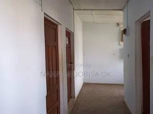 7bdrm House in Community 10 Tema, Sakumono for sale