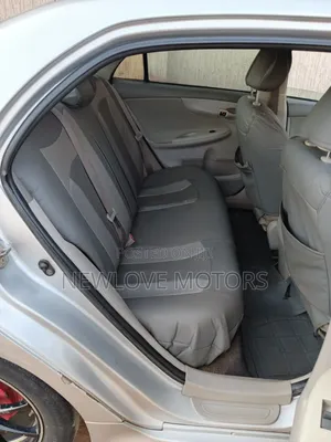 Toyota Corolla LE 4dr Sedan (1.8L 4cyl 4A) 2011 Silver