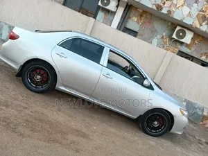 Toyota Corolla LE 4dr Sedan (1.8L 4cyl 4A) 2011 Silver