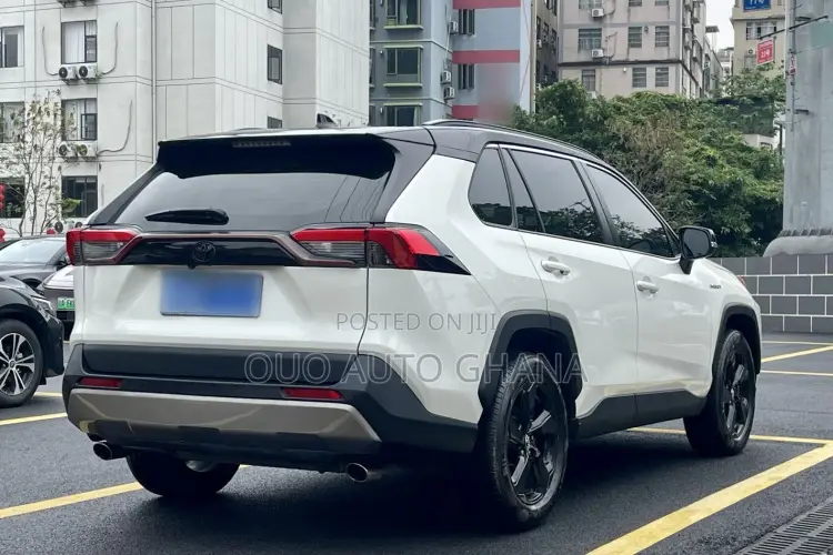 Toyota RAV4 2020 White