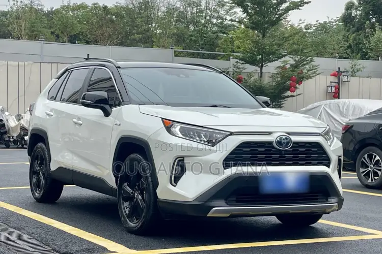 Toyota RAV4 2020 White