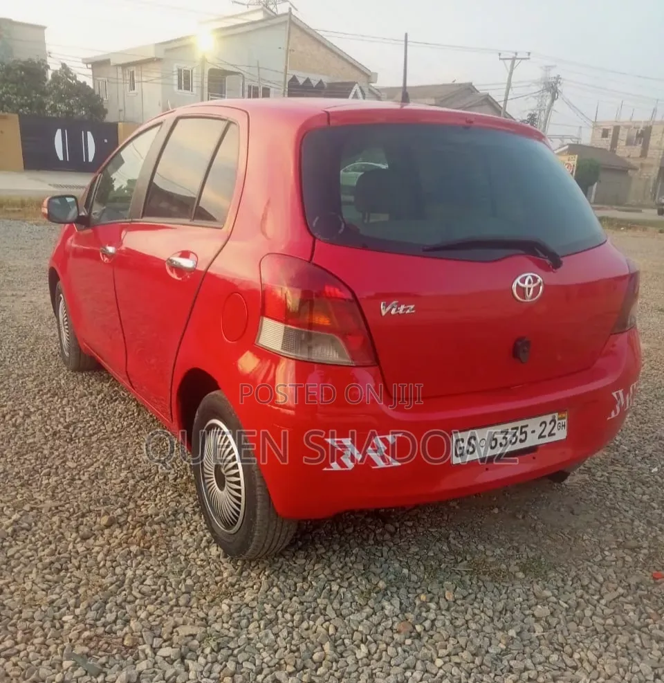 Toyota Vitz 2010 Red