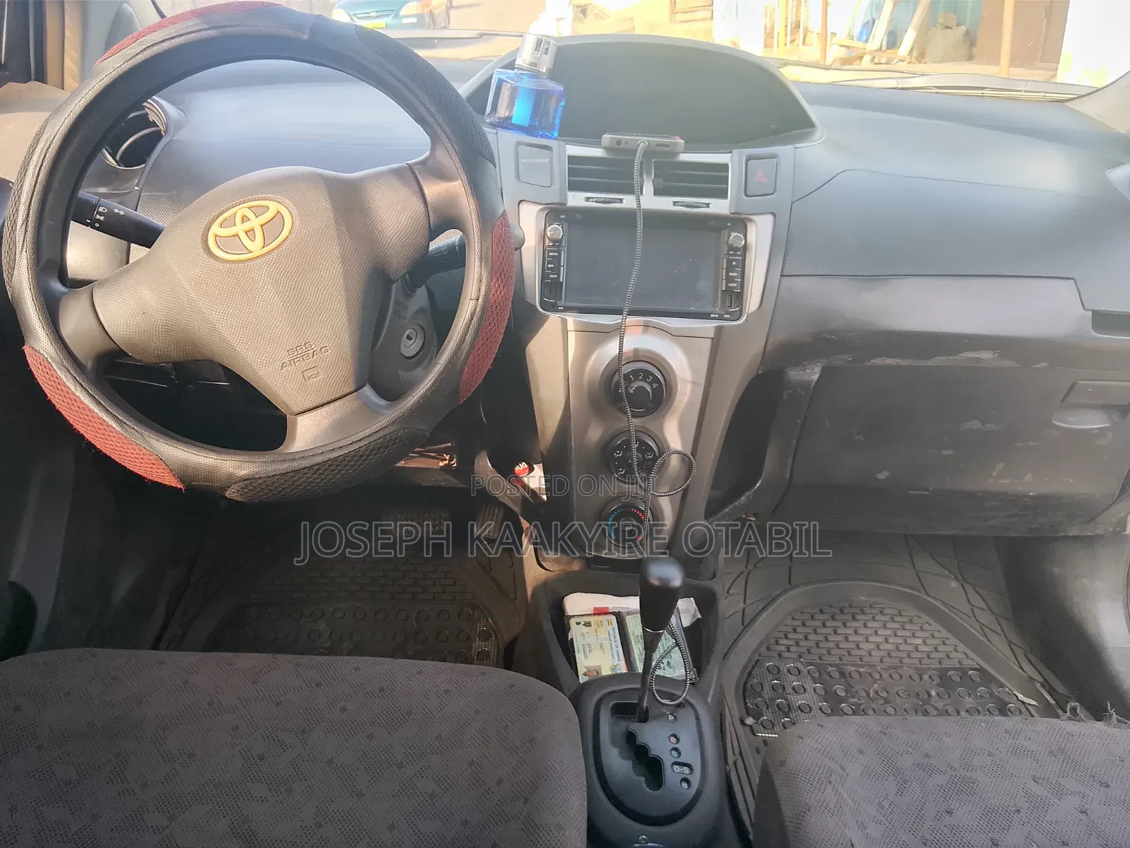 Toyota Vitz 2010 Silver