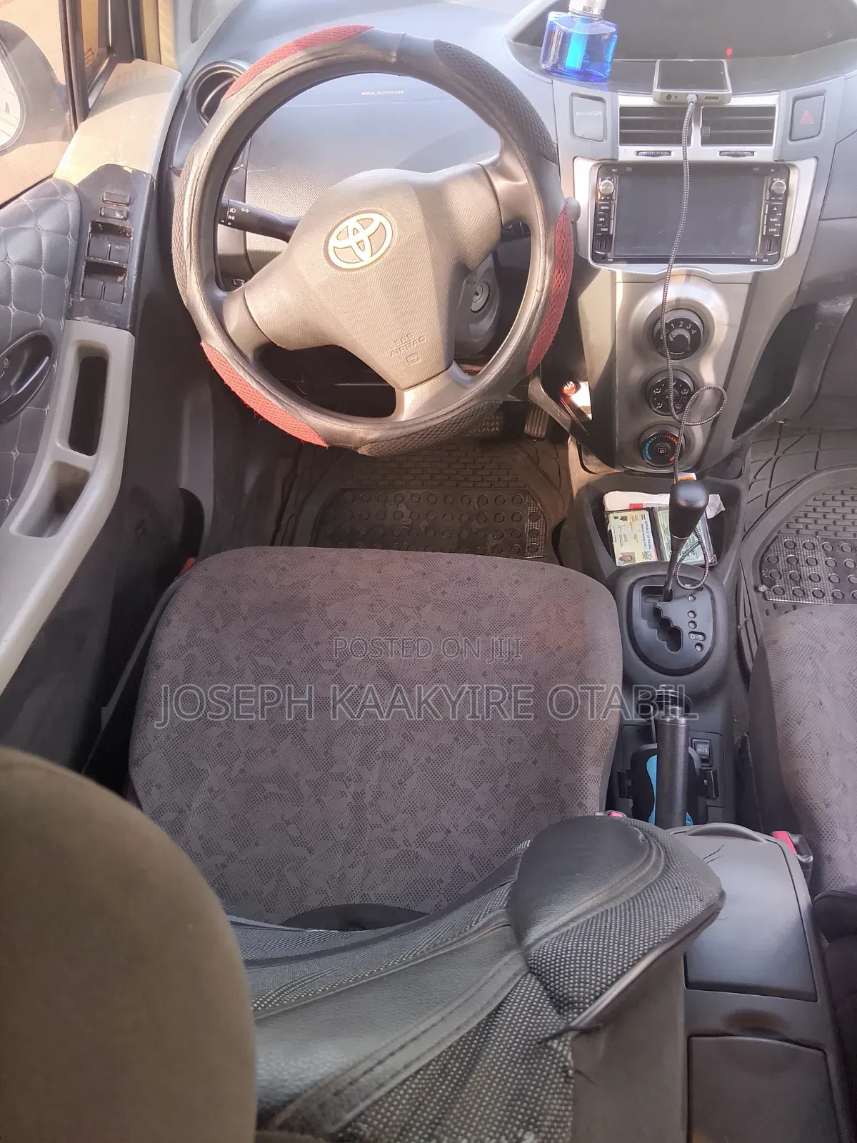 Toyota Vitz 2010 Silver