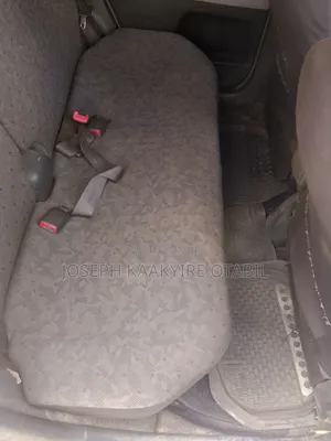 Toyota Vitz 2010 Silver