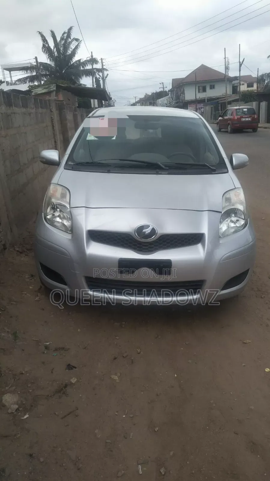 Toyota Vitz 2010 Silver
