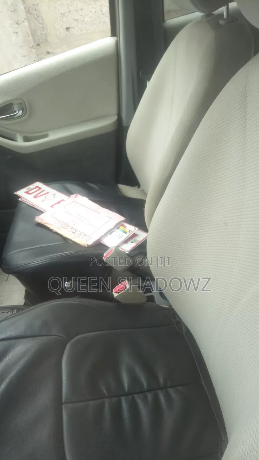 Toyota Vitz 2010 Silver