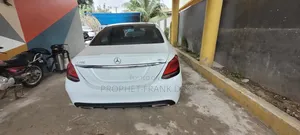 Mercedes-Benz C300 2020 White