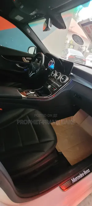 Mercedes-Benz C300 2020 White