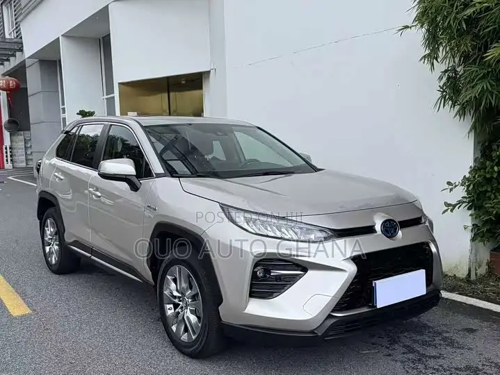 Toyota Frontlander 2022 Gray