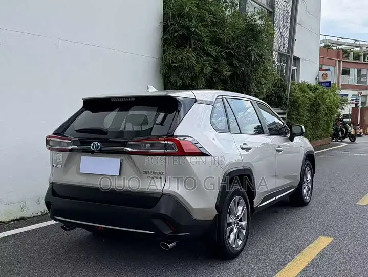 Toyota Frontlander 2022 Gray