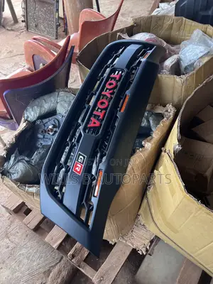 HILUX 2012-2014 Grille With Light