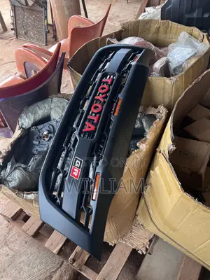 HILUX 2012-2014 Grille With Light