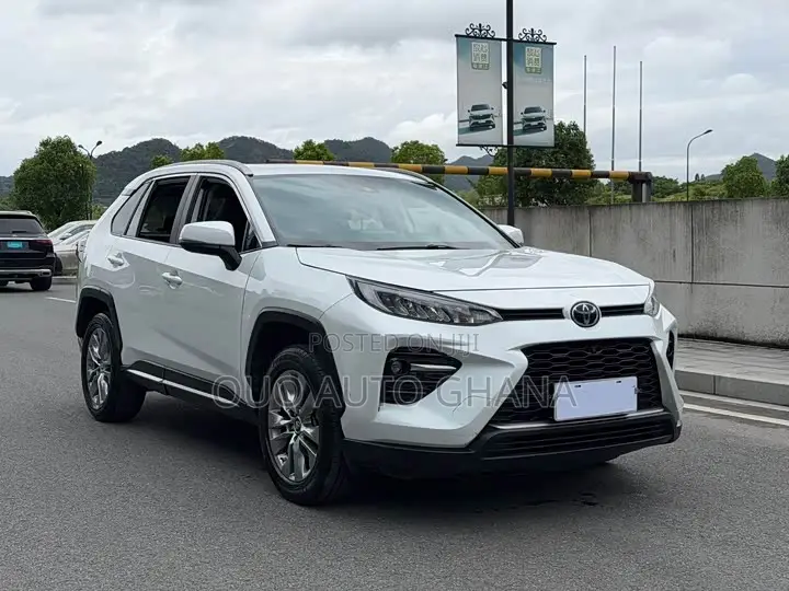 Toyota Frontlander 2022 White
