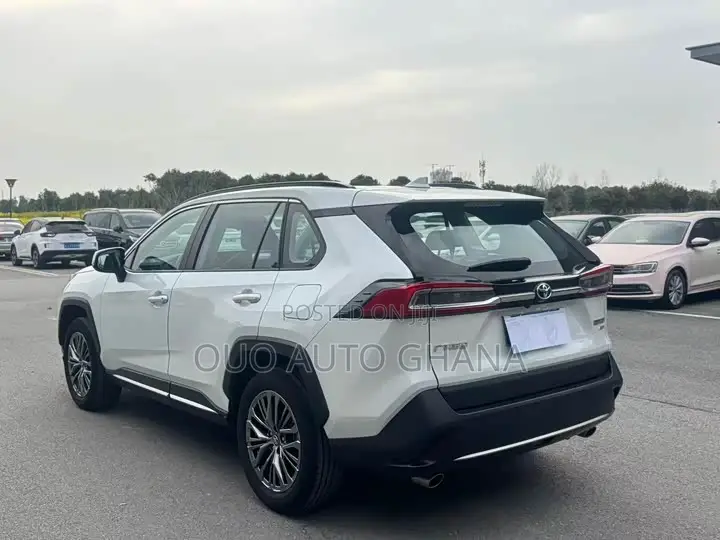 Toyota Frontlander 2023 White