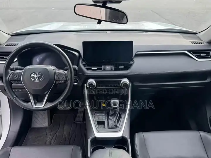 Toyota Frontlander 2023 White