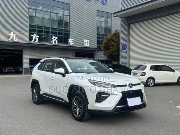 Toyota Frontlander 2023 White
