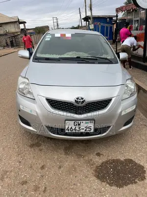 Toyota Belta 2012 Silver