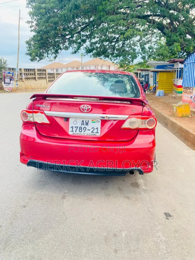 Toyota Corolla 2013 Red