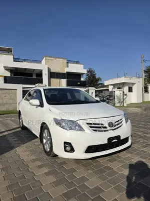 Toyota Corolla Altis 2013 White