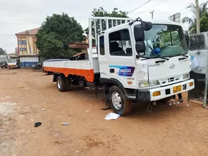 Kia Rhino 2002 White