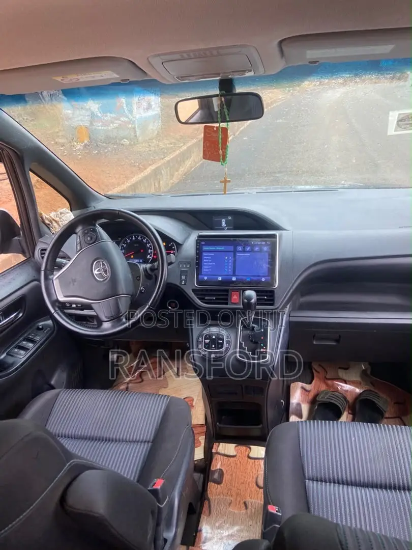 Toyota Voxy 2015 Black