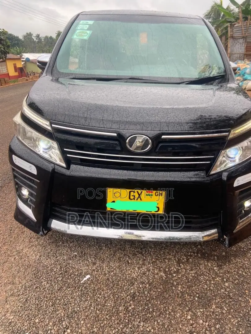 Toyota Voxy 2015 Black